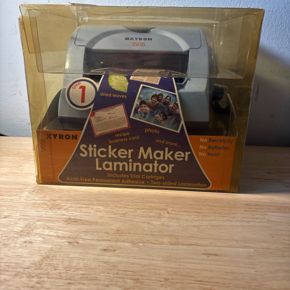 Xyron Create a Sticker Multi-Purpose Set Model 505 New - Picture 2 of 5